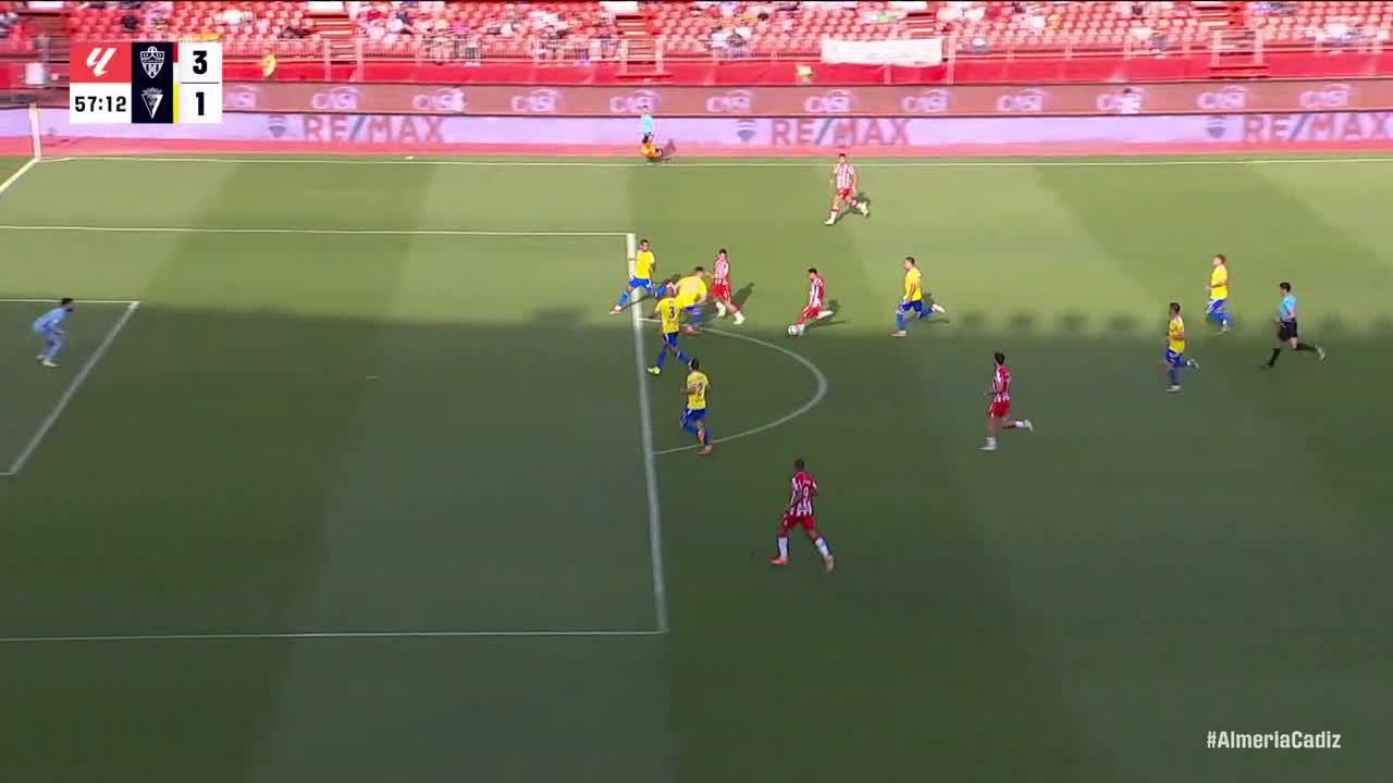 Joseba Zaldúa scores own goal
