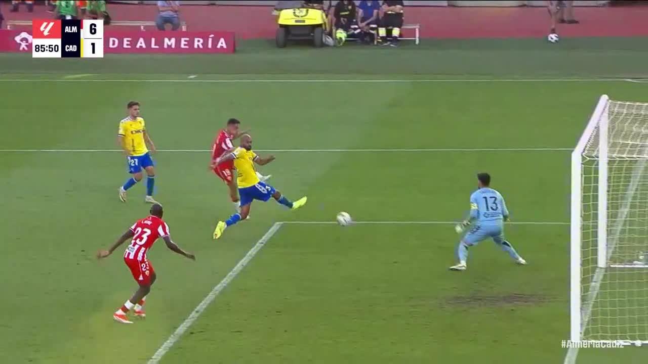 Sergio Arribas scores goal for Almería