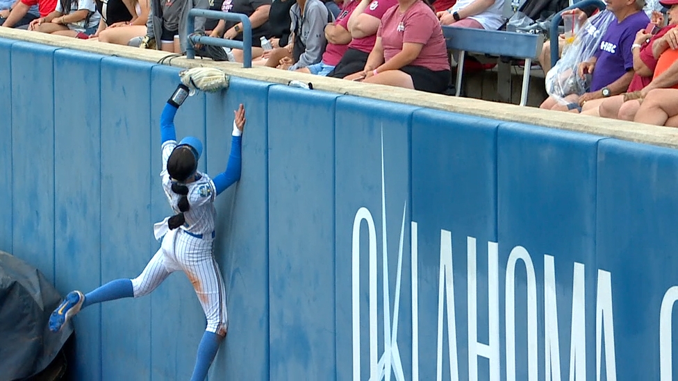 UCLA's Jadelyn Allchin makes spectacular grab against the wall