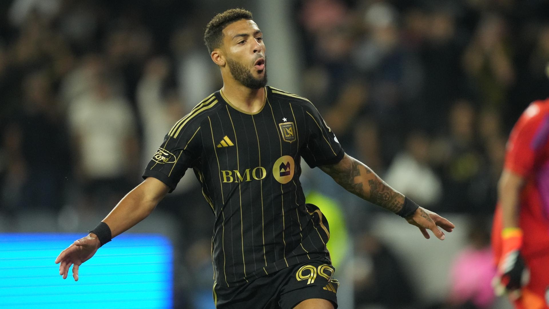 LAFC strikes first on Denis Bouanga's PK