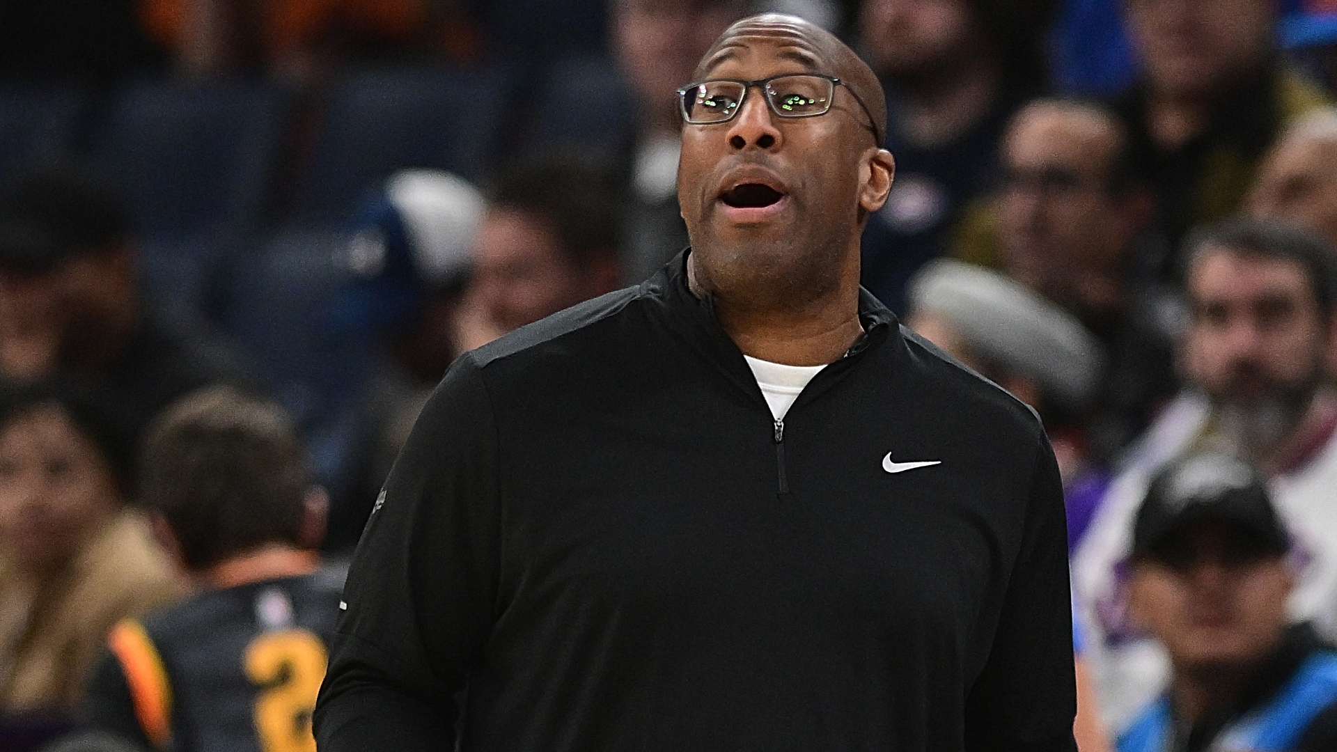 Sacramento Kings give coach Mike Brown an extension and a raise