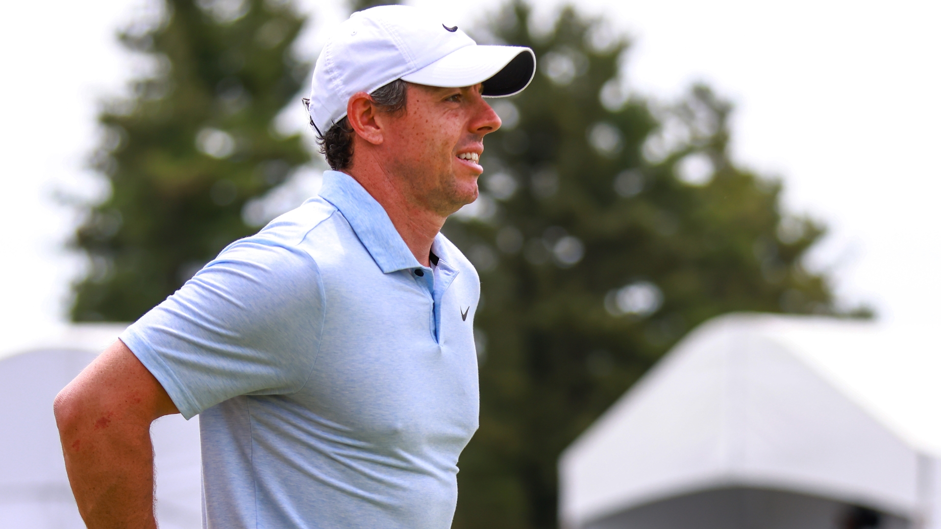 Rory climbs up leaderboard with an eagle