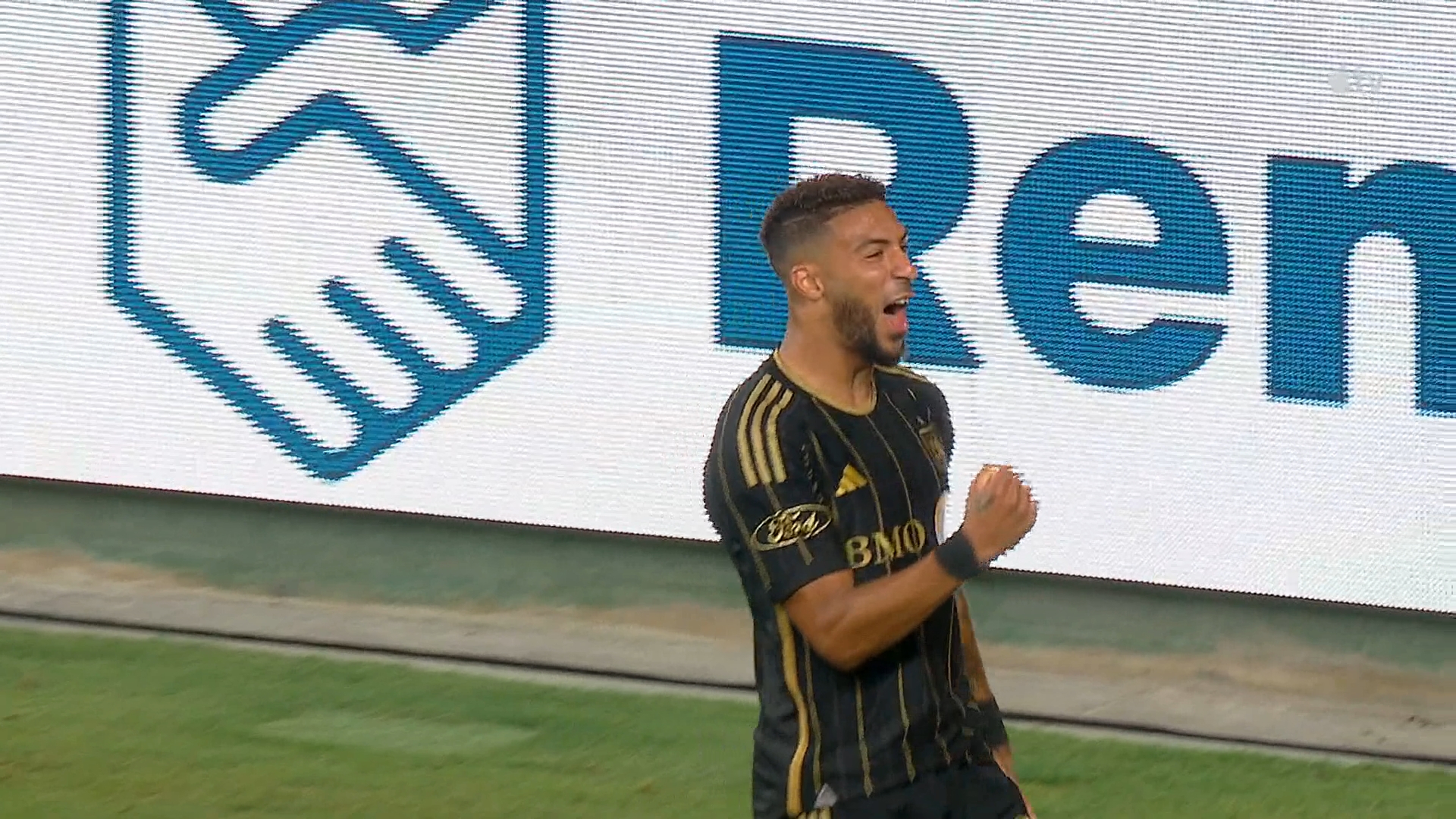 Denis Bouanga slots home to open scoring for LAFC