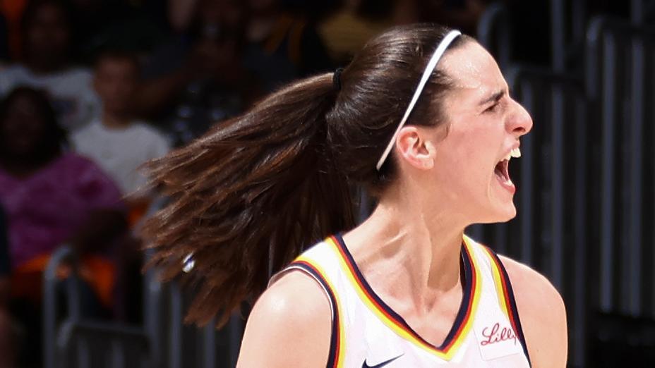 Caitlin Clark ties career high with 30 points in Fever win