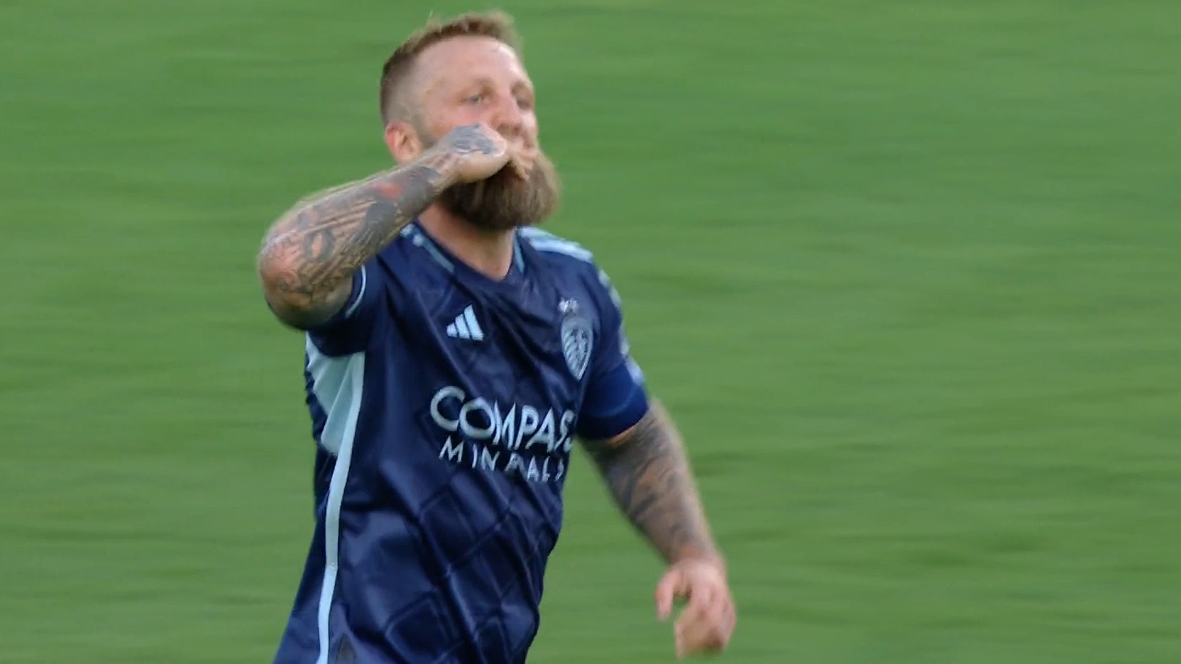 Johnny Russell brings Sporting Kansas City level with great strike