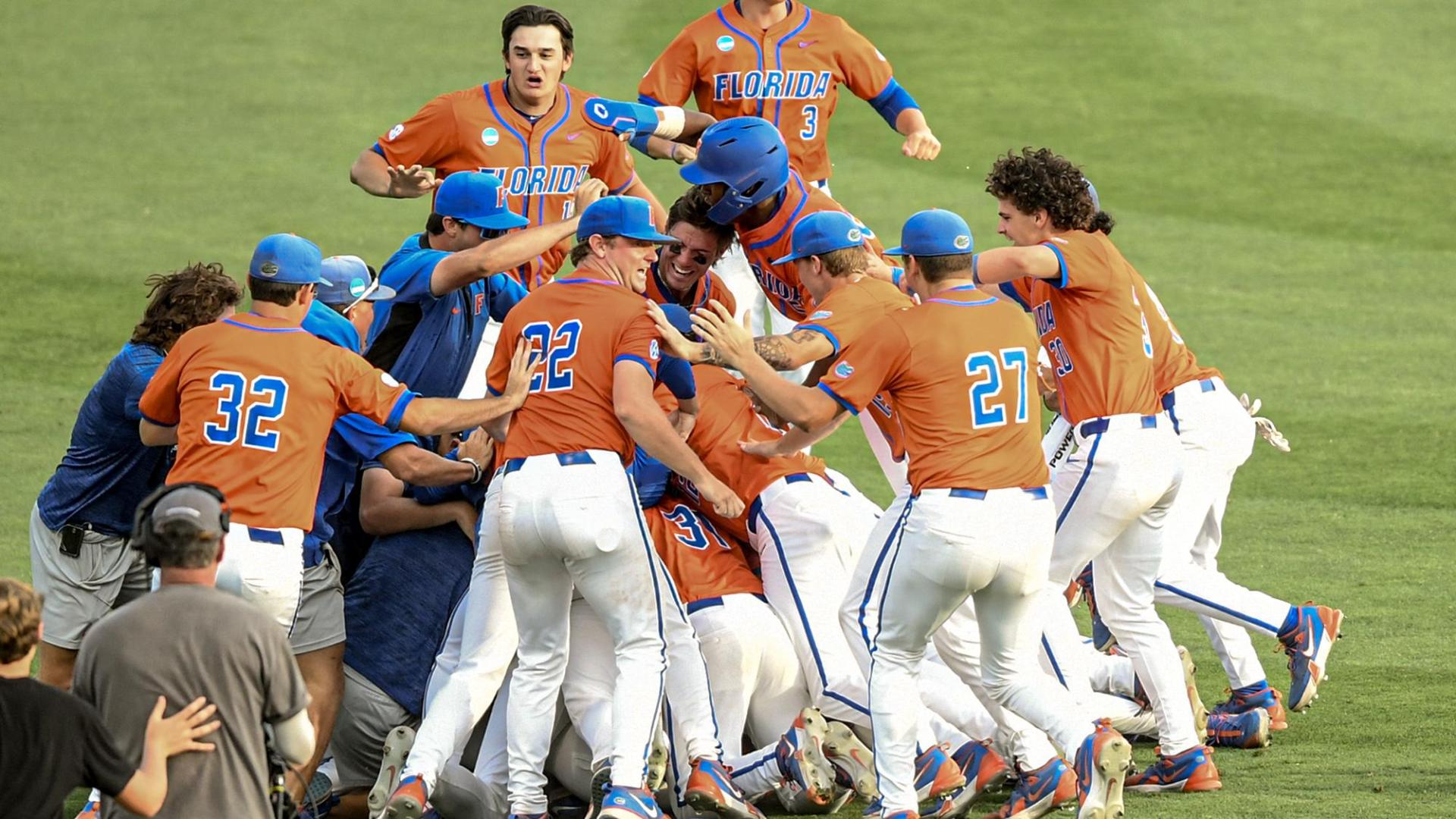 Michael Robertson walks it off for Florida in the 13th inning