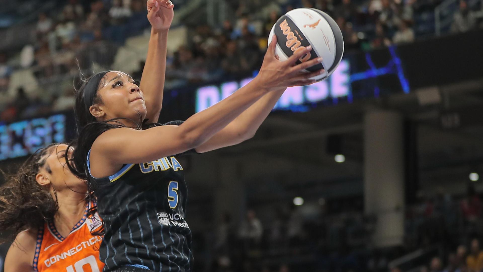 Angel Reese puts up 20-point double-double in Sky defeat