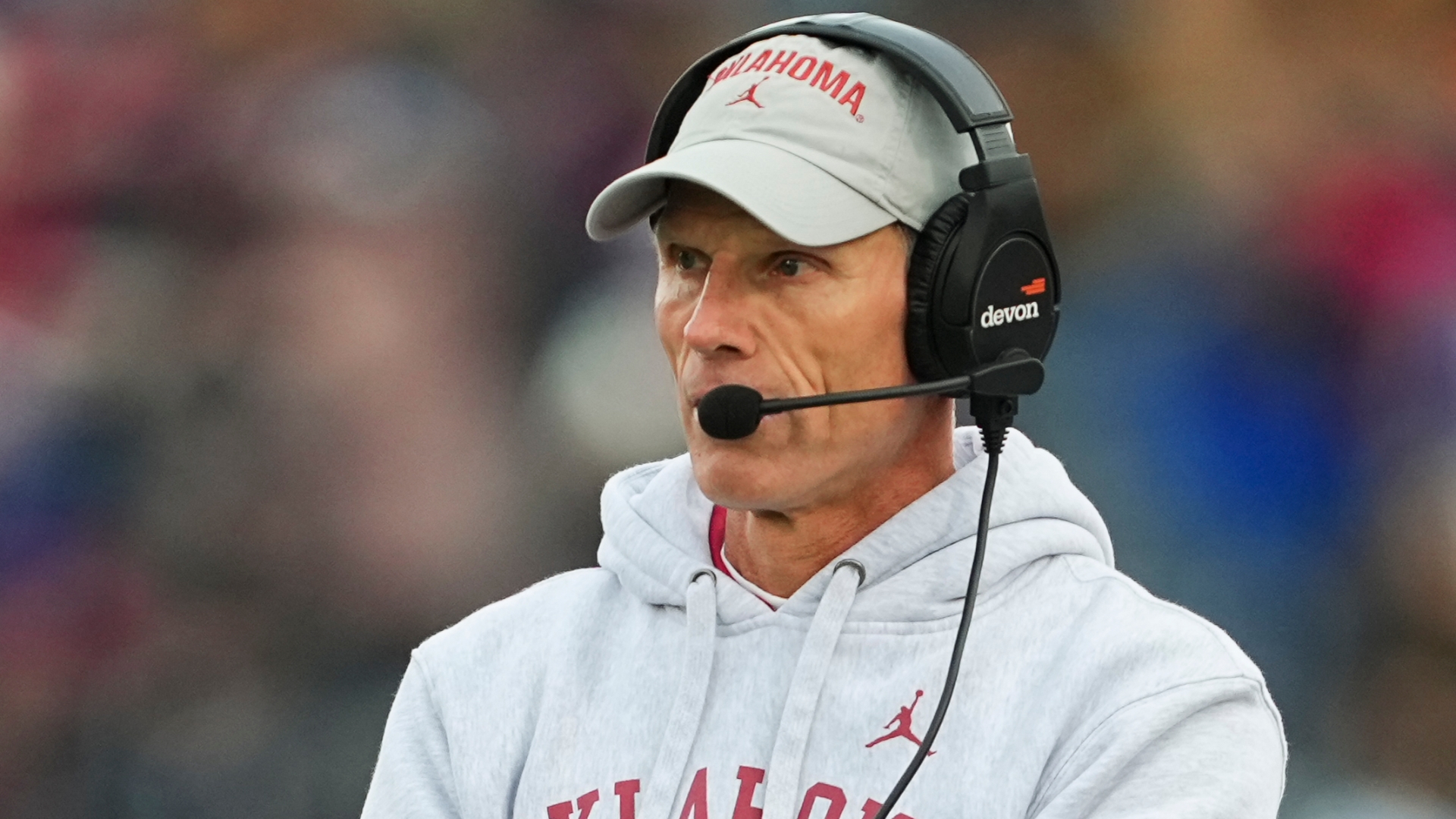 Brent Venables signs extension at Oklahoma