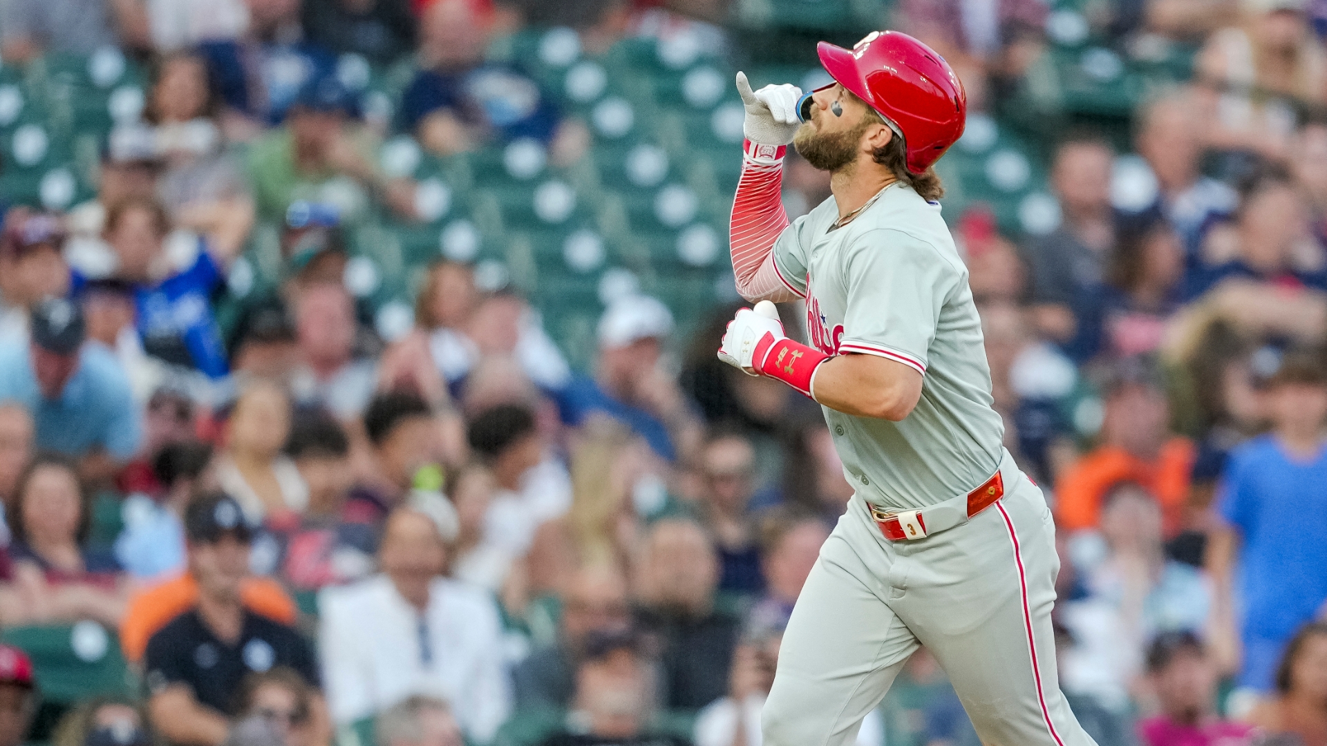Bryce Harper balls out with 2 doubles and a HR