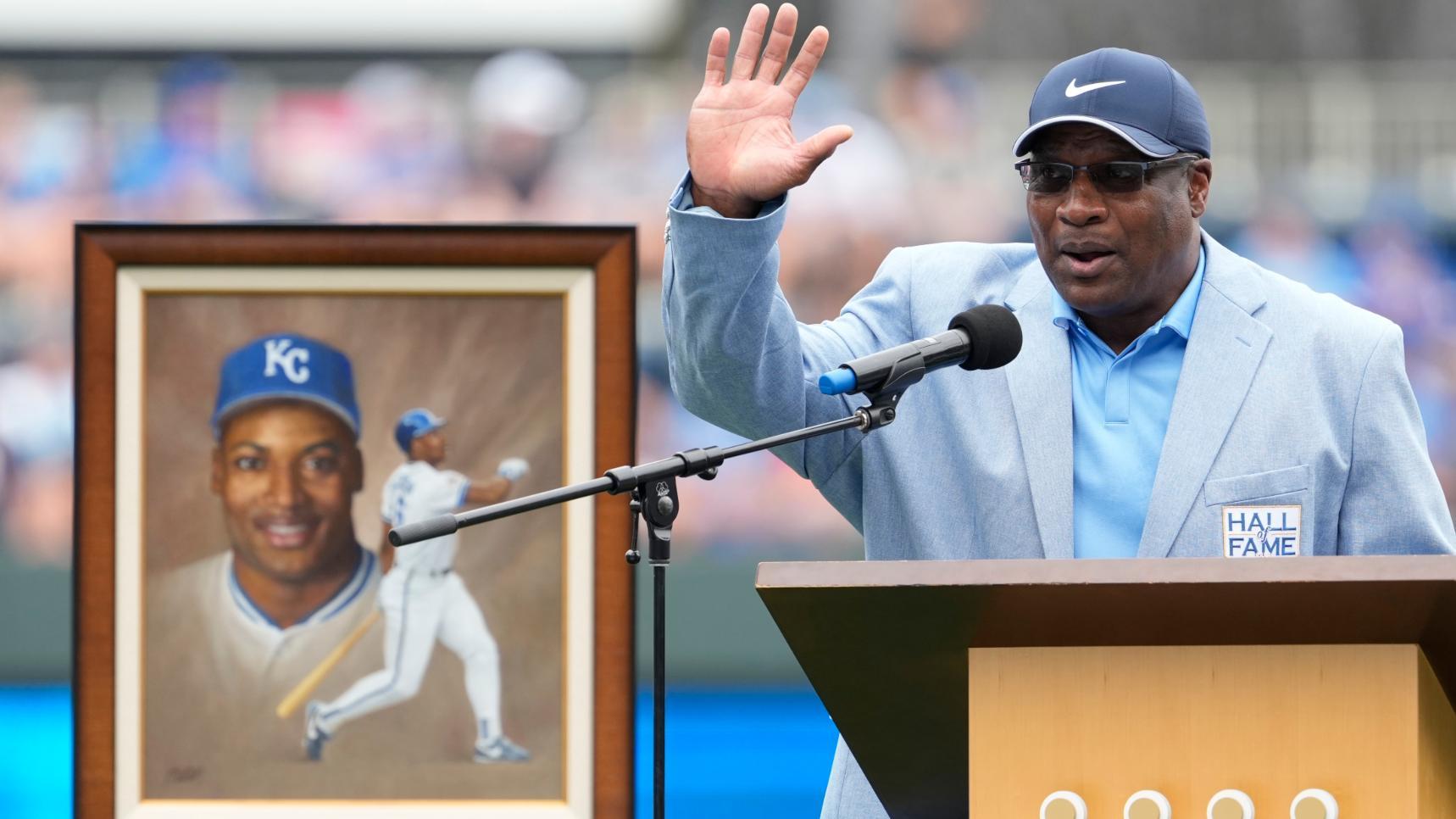 Bo Jackson thanks fans, tosses first pitch after induction to Royals HOF