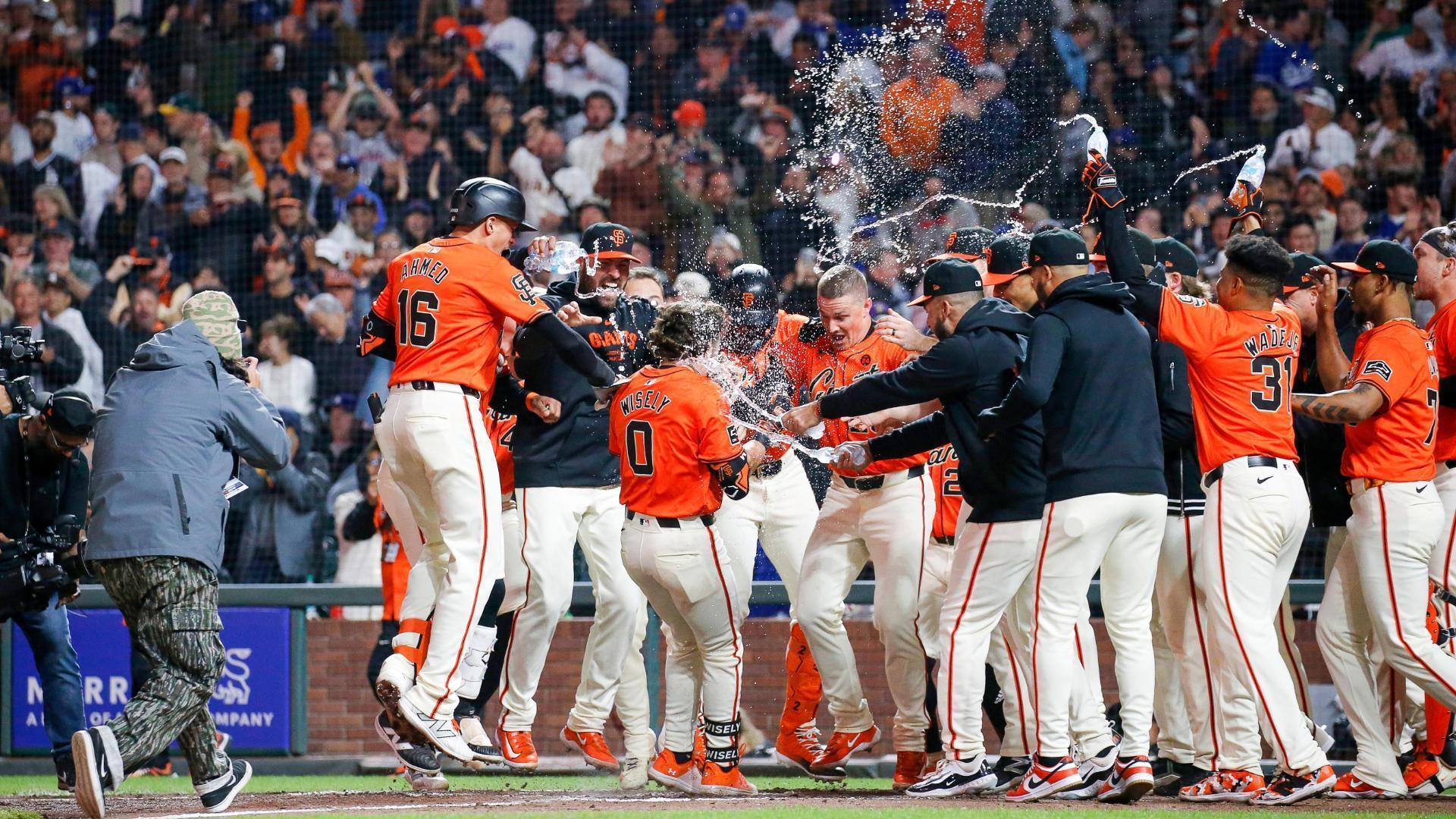 Brett Wisely sends Giants home with walk-off HR into the night