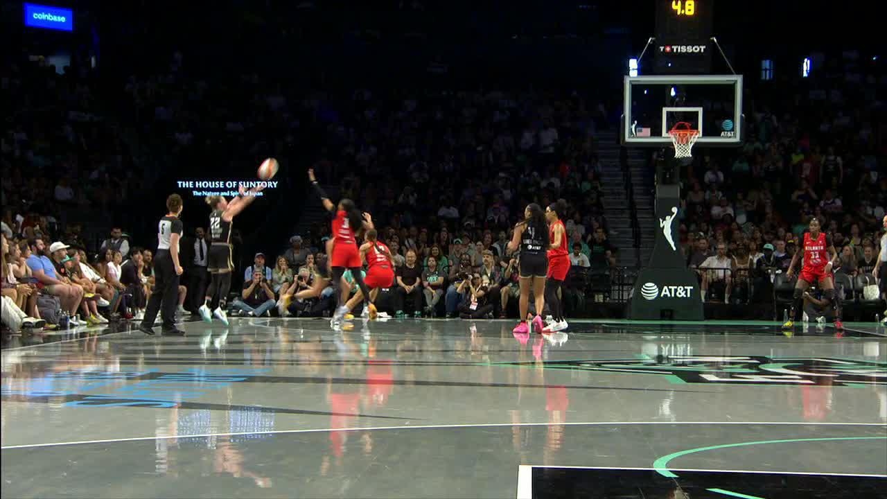 Courtney Vandersloot buries a 3 from the wing for the Liberty