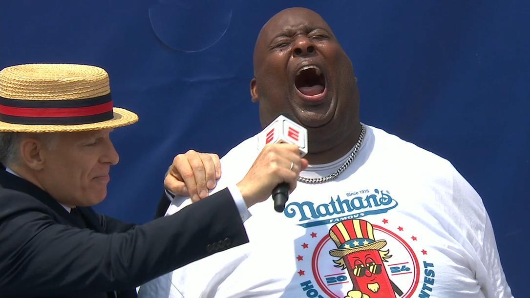 'Badlands' Booker lets out victory roar after setting lemonade chugging record
