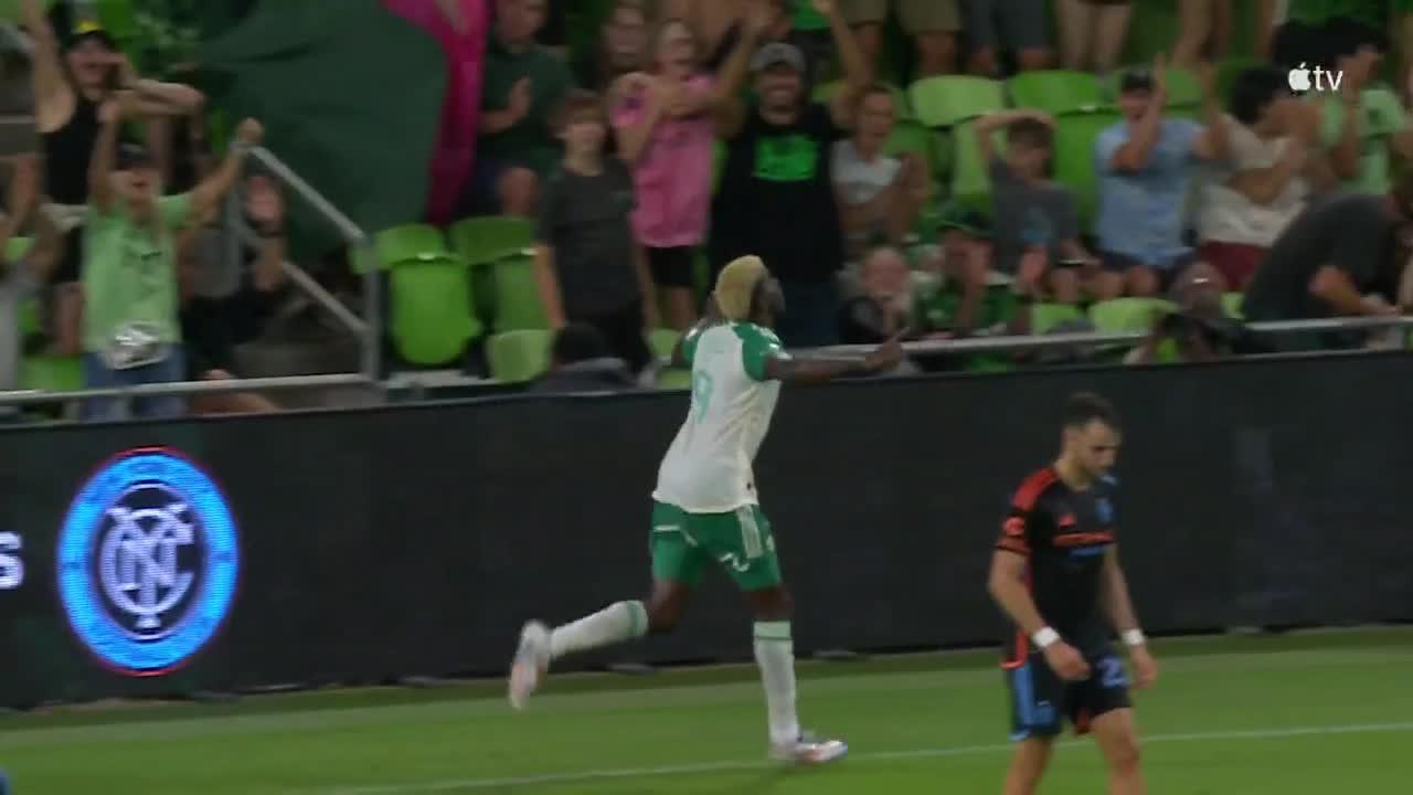 Gyasi Zardes slots in the goal for Austin FC