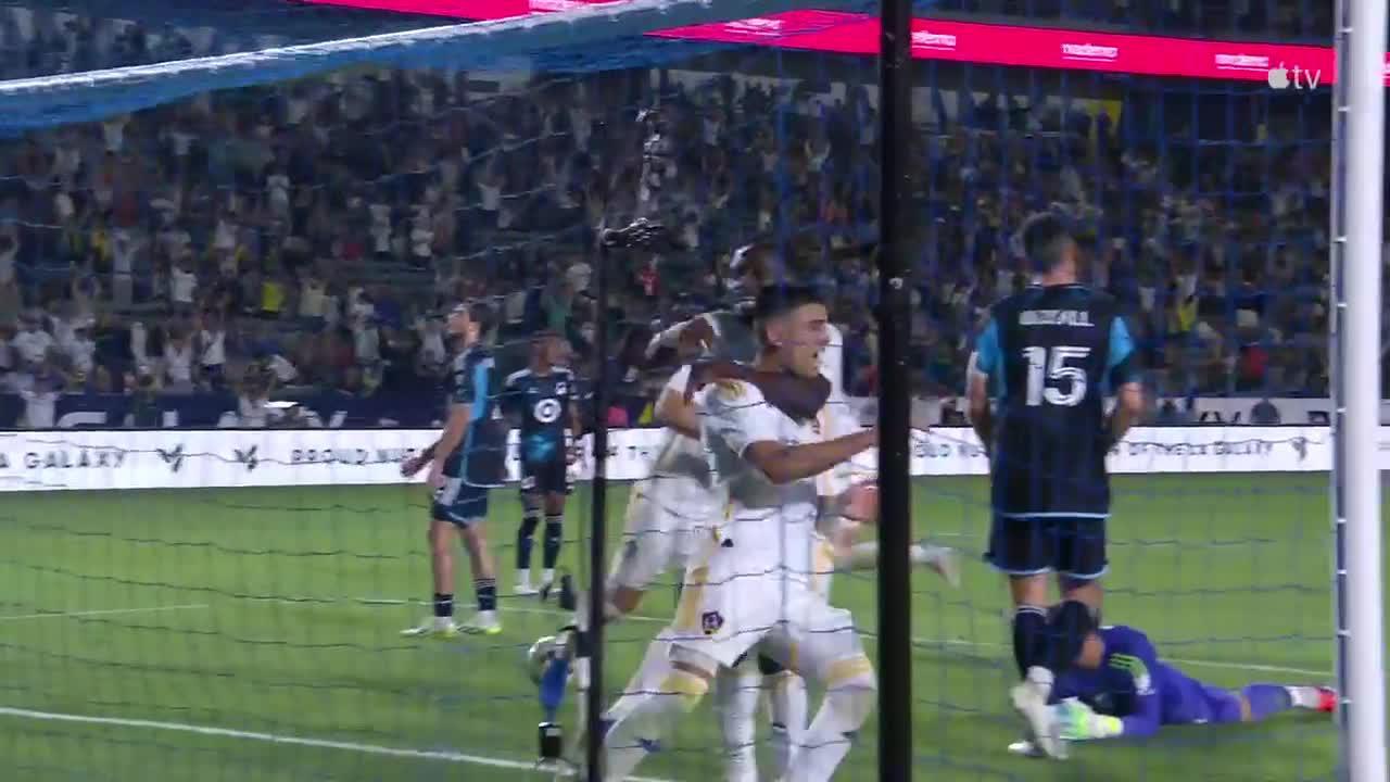 Gabriel Pec's goal in the 90th minute wins it for the Galaxy