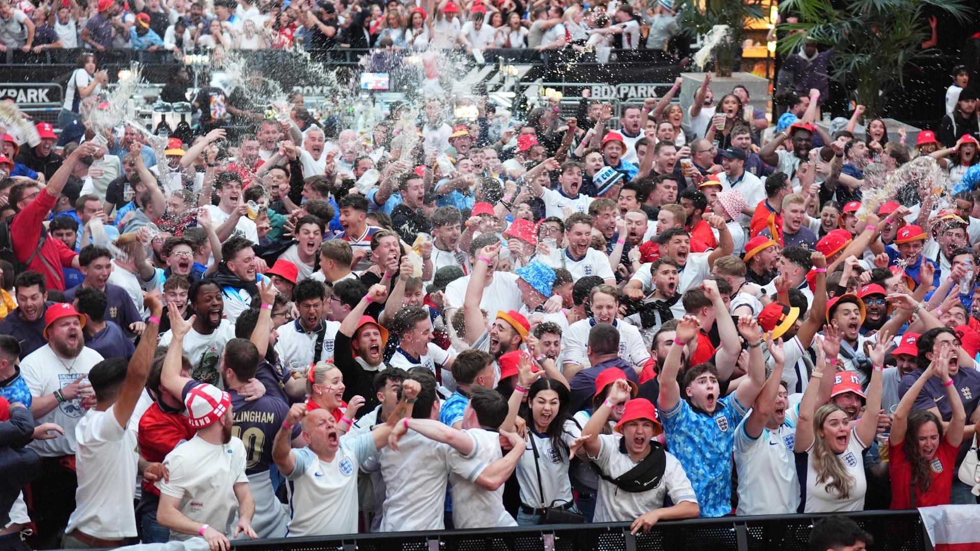 Wembley goes wild for England's late semifinal winner vs. Netherlands