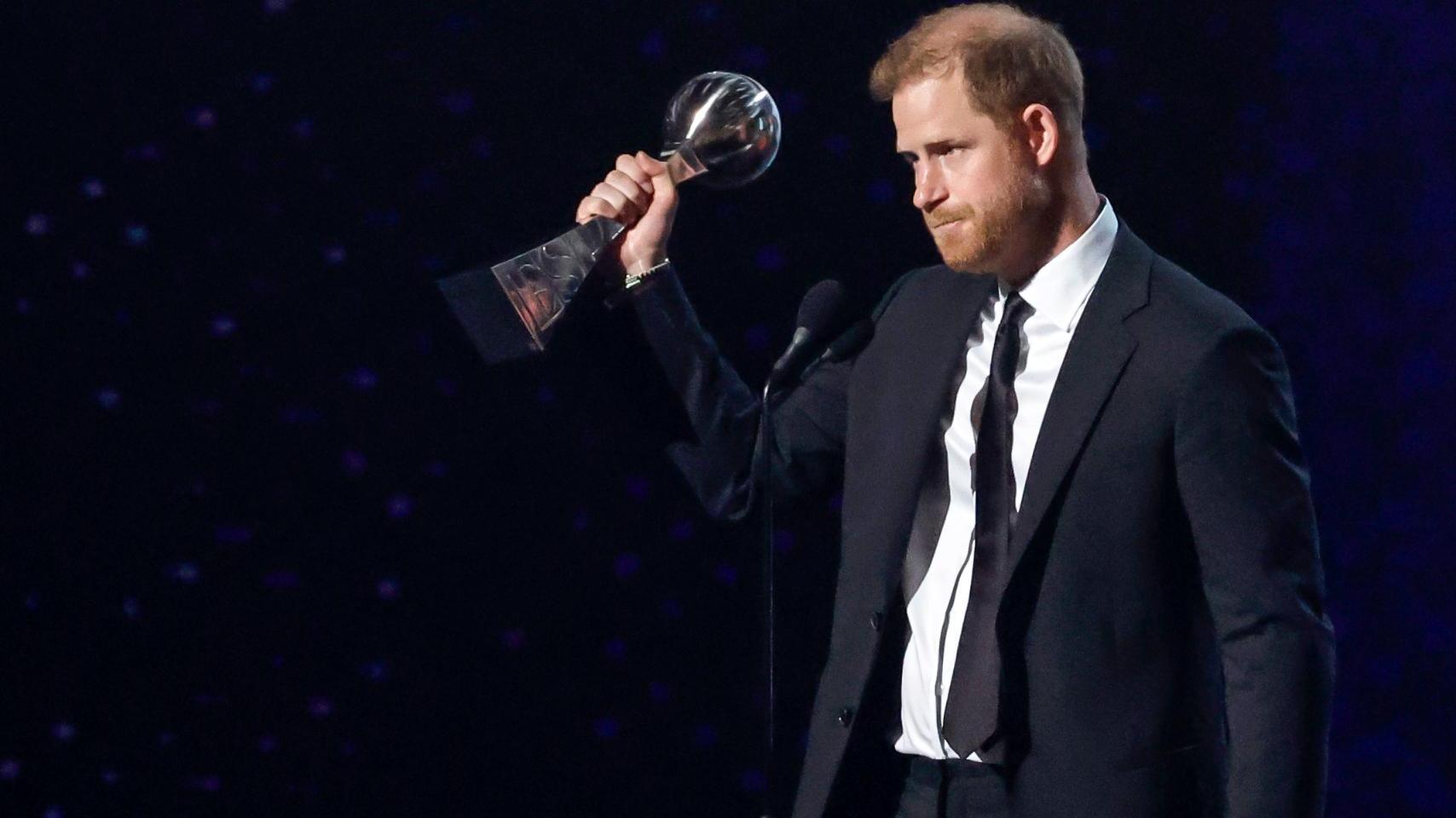 Prince Harry accepts the Pat Tillman Award for Service