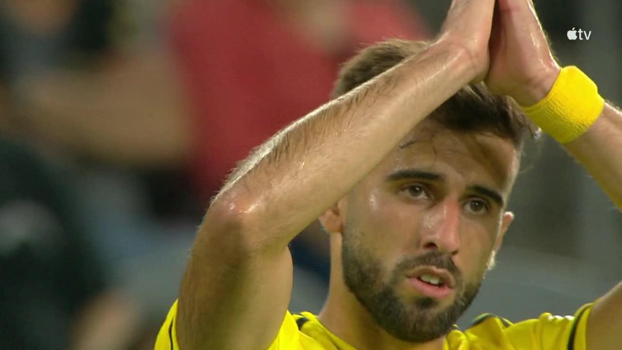 Diego Rossi slots in the goal for Columbus Crew SC