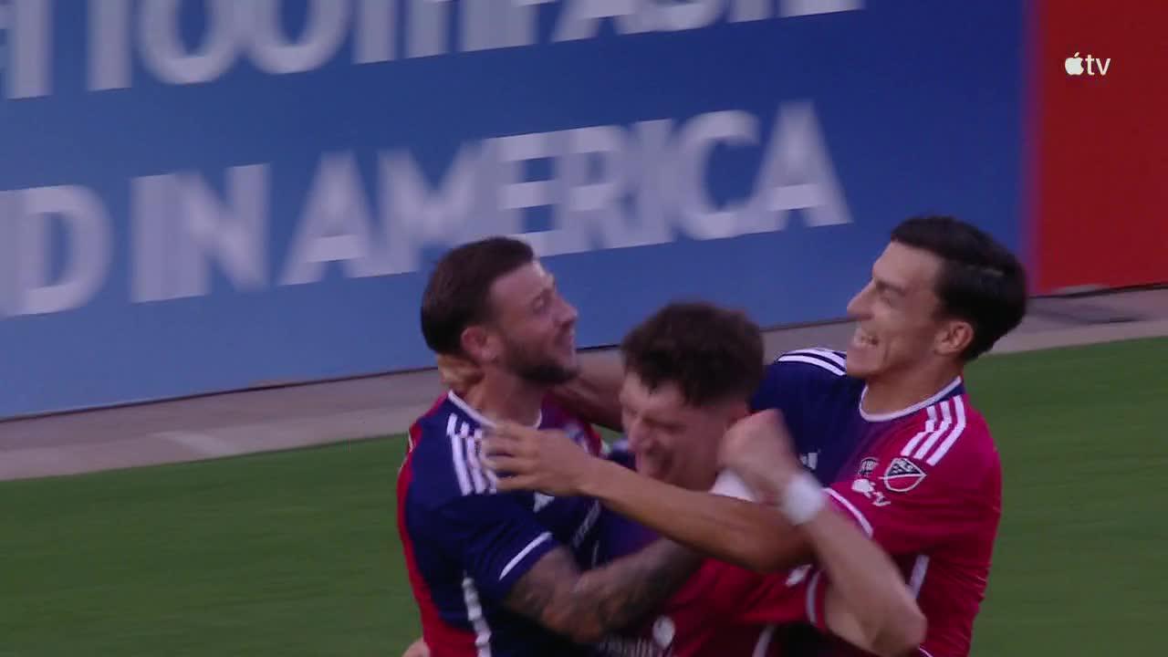 Paul Arriola slots home a goal for Dallas