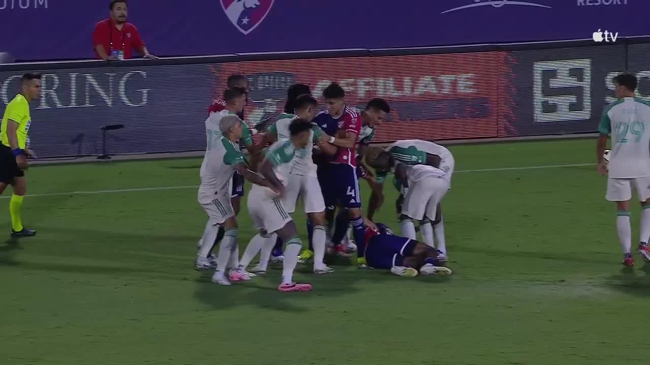 Sebastián Driussi gets sent off vs. FC Dallas