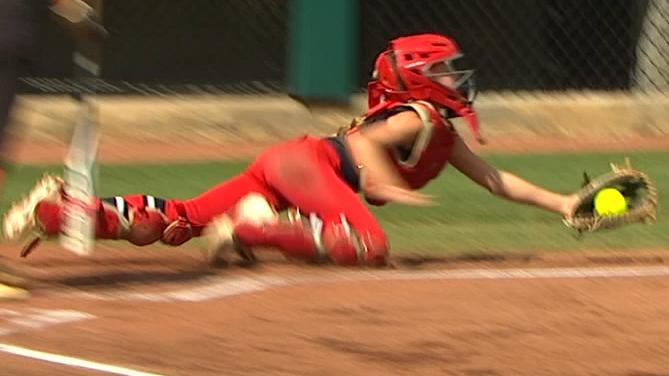 North Carolina player makes stunning catch behind the plate