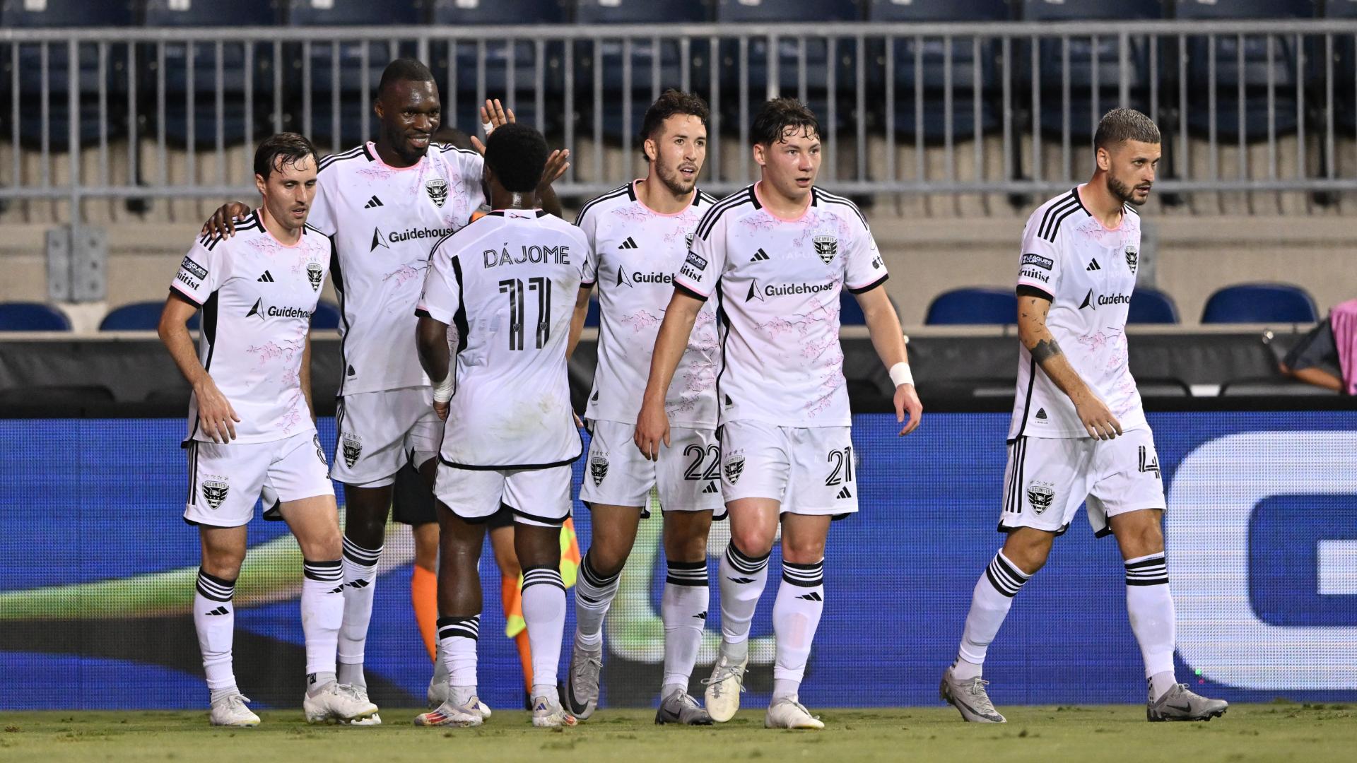 D.C. United blank Santos in 3-0 win