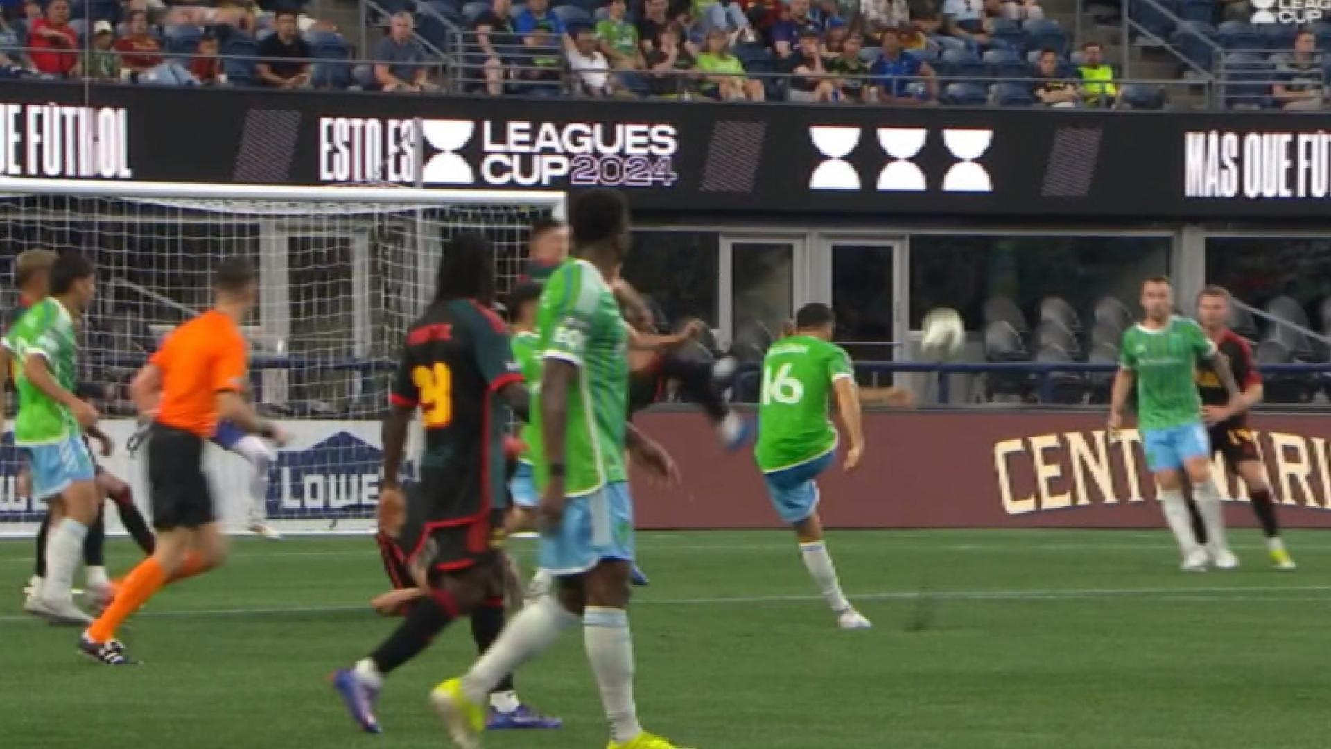 Alex Roldan boosts Seattle's lead before half