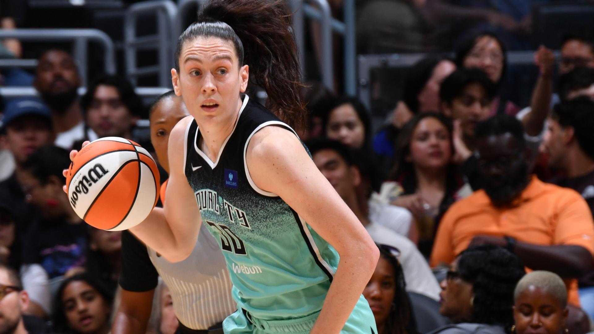 Breanna Stewart records 27 points in Liberty's historic win