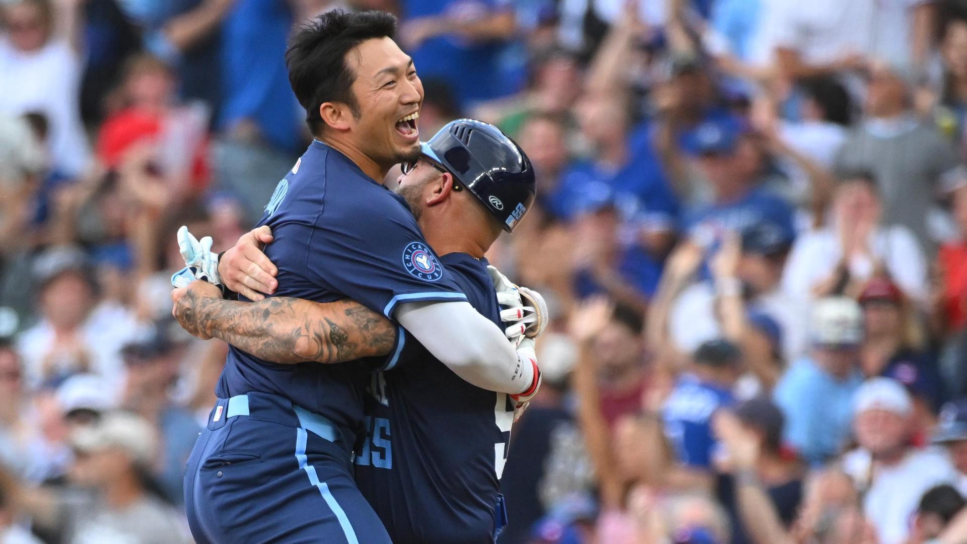 Suzuki walks it off in the bottom of the 10th for Cubs