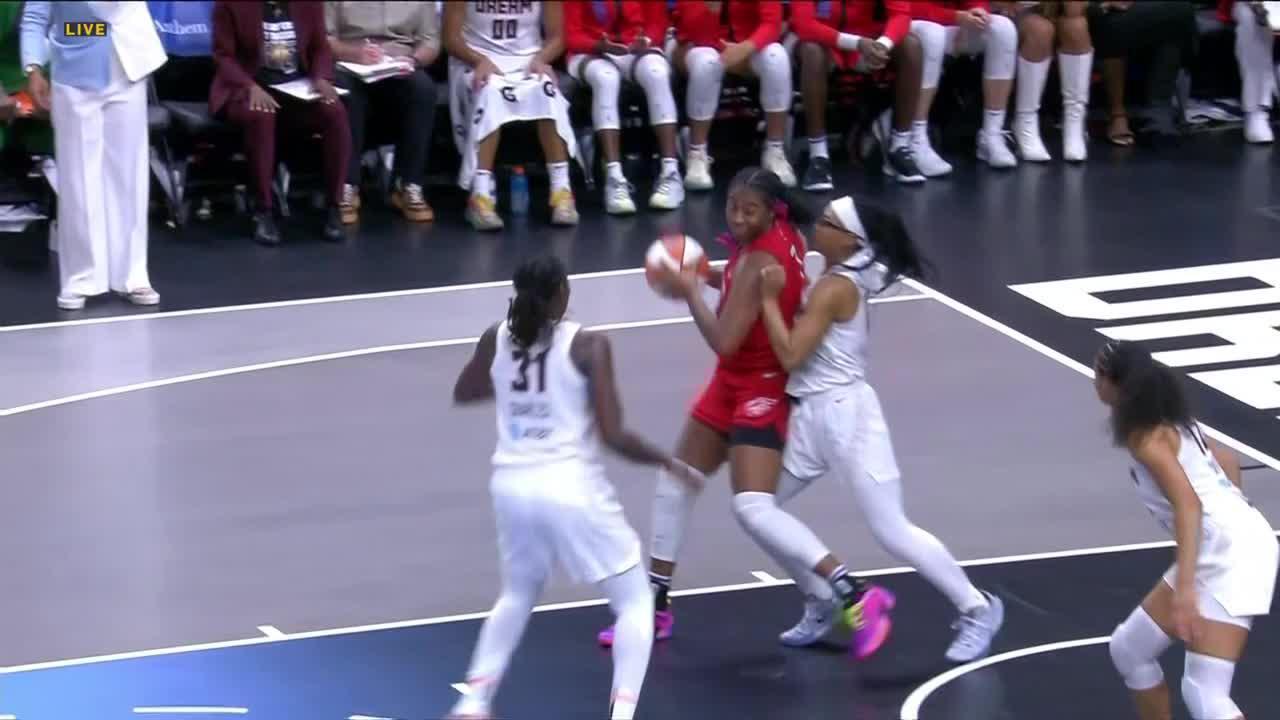 Aliyah Boston assessed a flagrant foul after elbowing Allisha Gray in face