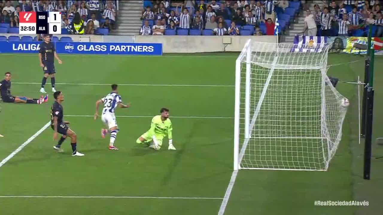 Brais Méndez slots in the goal for Real Sociedad