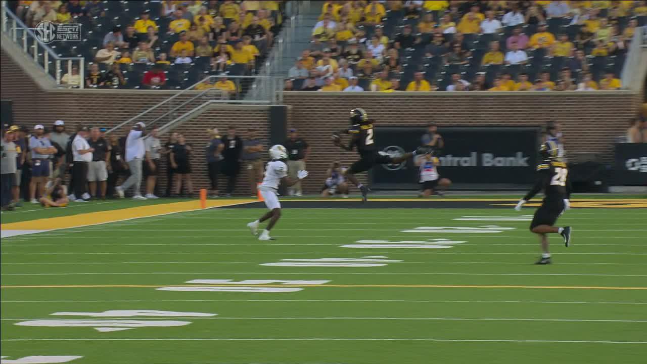 Missouri's Toriano Pride Jr. makes an incredible snag for pick-six