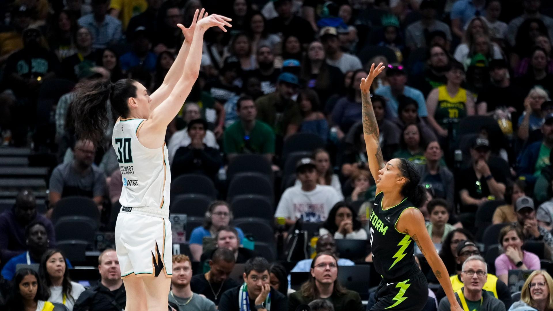 Breanna Stewart impresses with 32 points vs. Storm