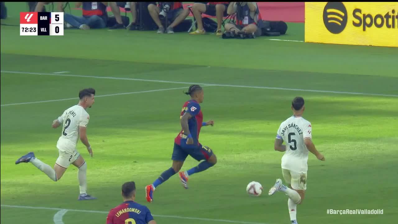 Raphinha finds the back of the net for Barcelona