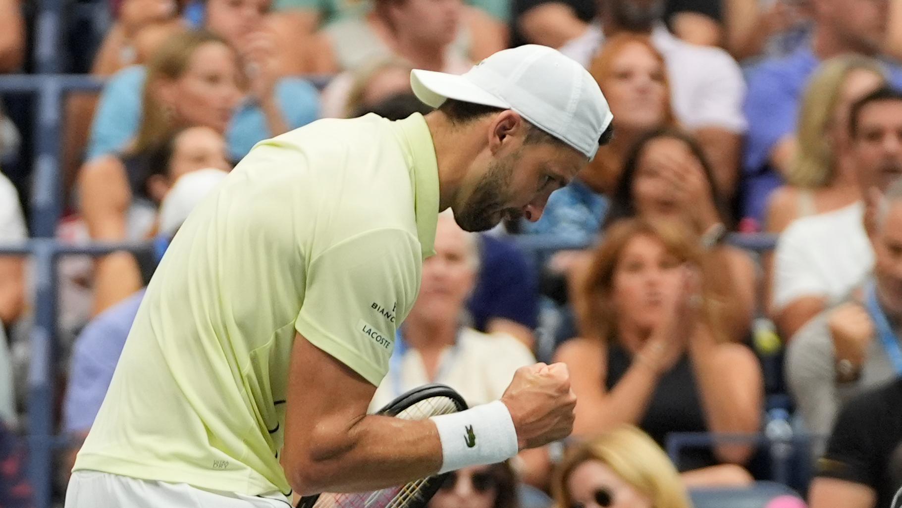 Grigor Dimitrov wins hard-earned point despite almost falling