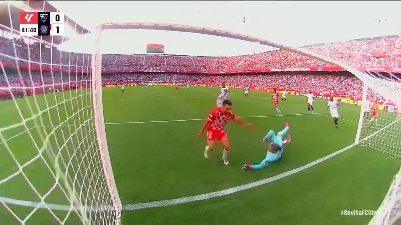 Ivan Martin taps in a goal for Girona