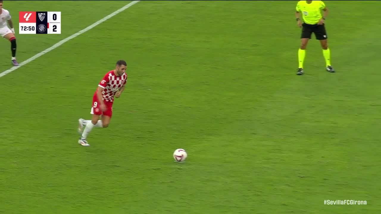 Abel Ruiz knocks in a PK goal for Girona