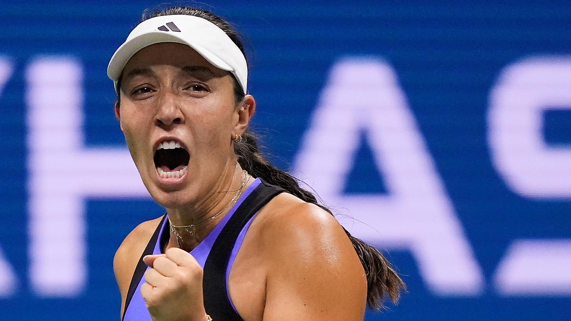 Pegula storms back to force a decisive 3rd set