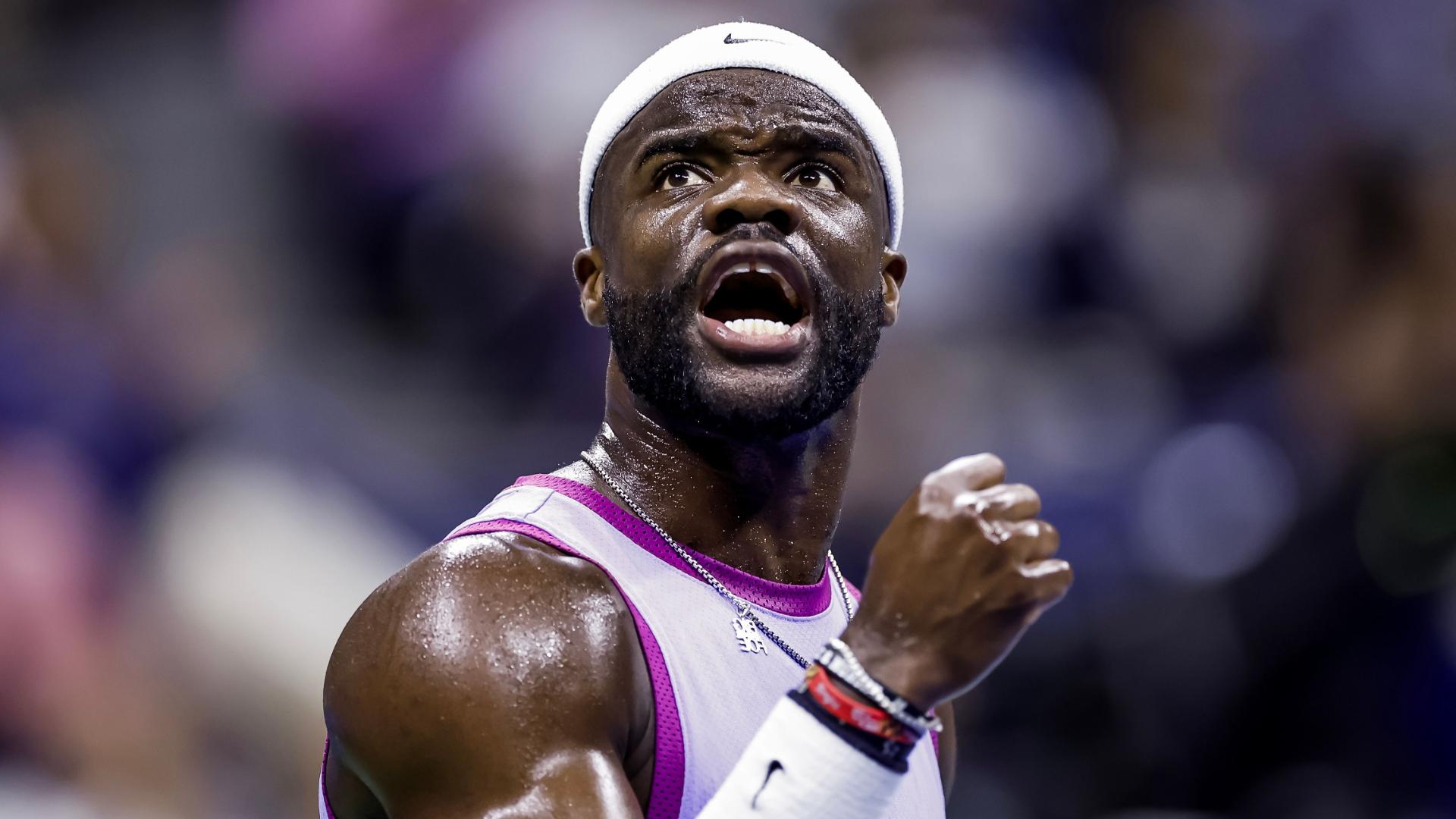 Tiafoe wins 1st set vs. Fritz in US Open semifinal