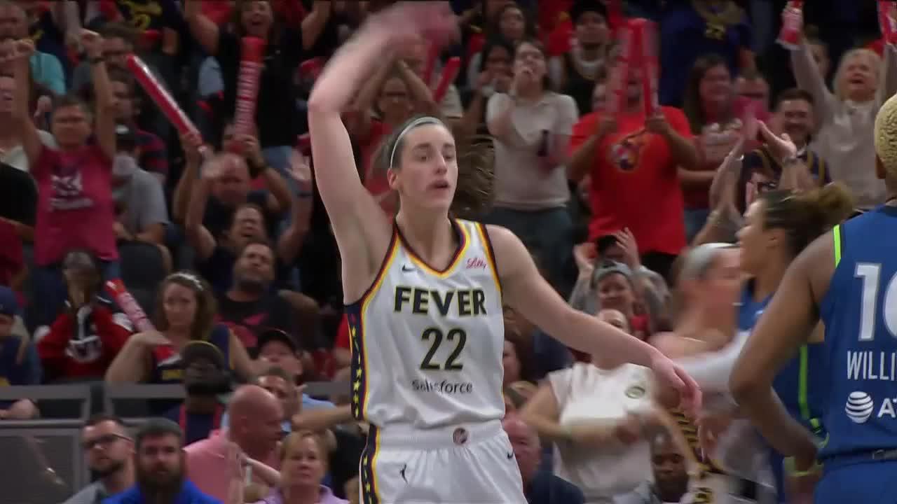 Caitlin Clark hypes crowd up after big 3