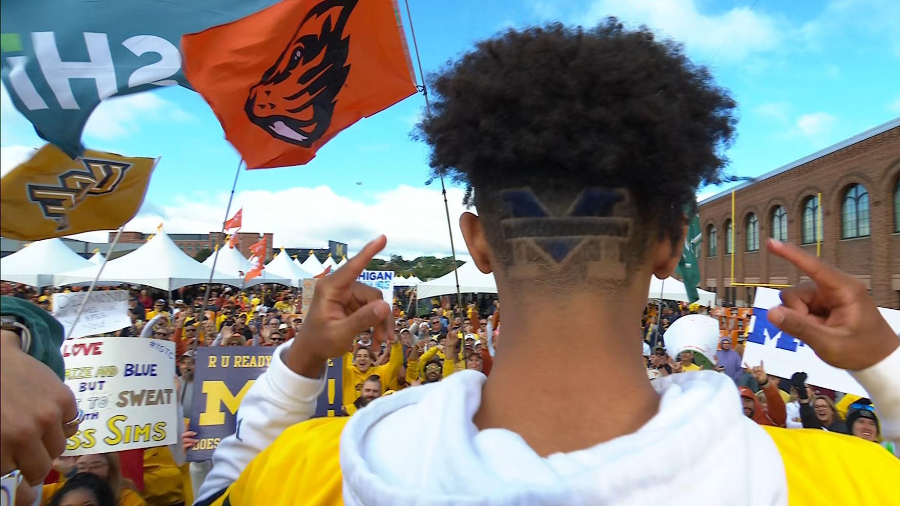 Desmond Howard's son shows loyalty with Michigan haircut