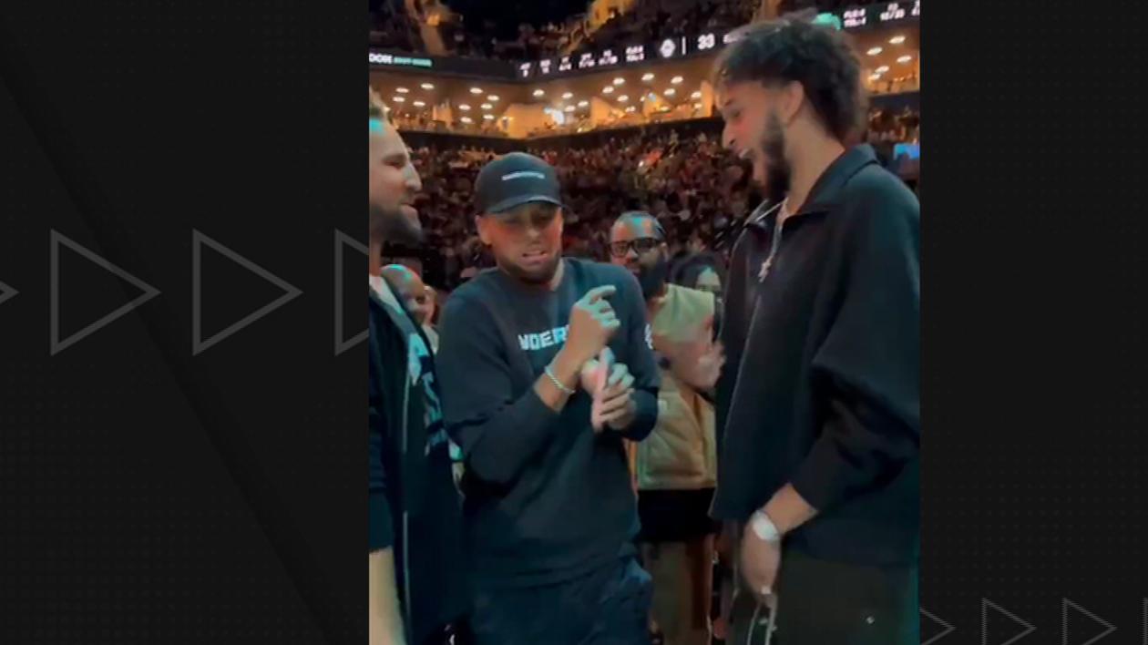 'Ew!' Steph tries to stop Klay from talking to new Mavs teammate Lively