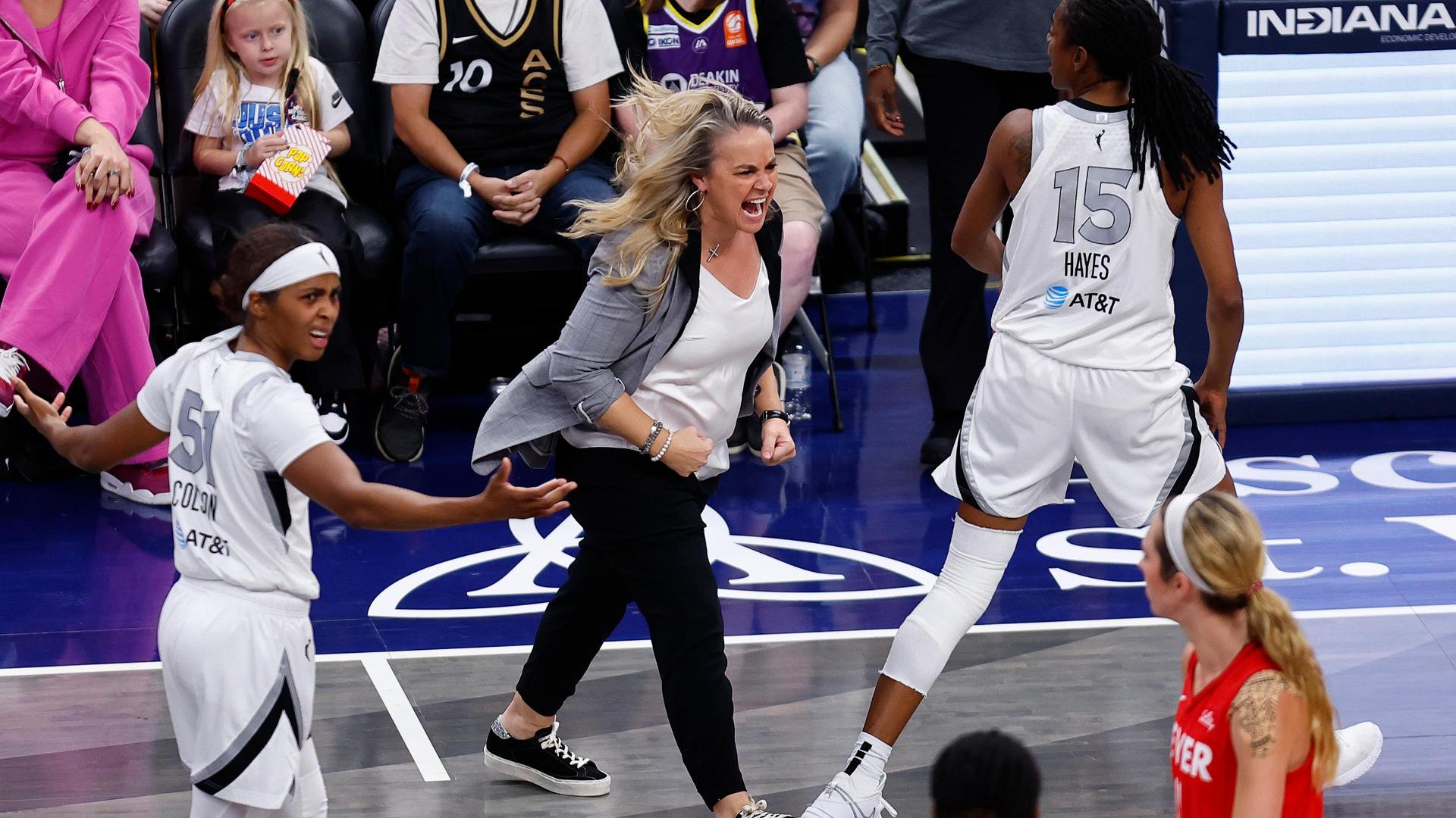 Becky Hammon given technical after voicing displeasure with refs