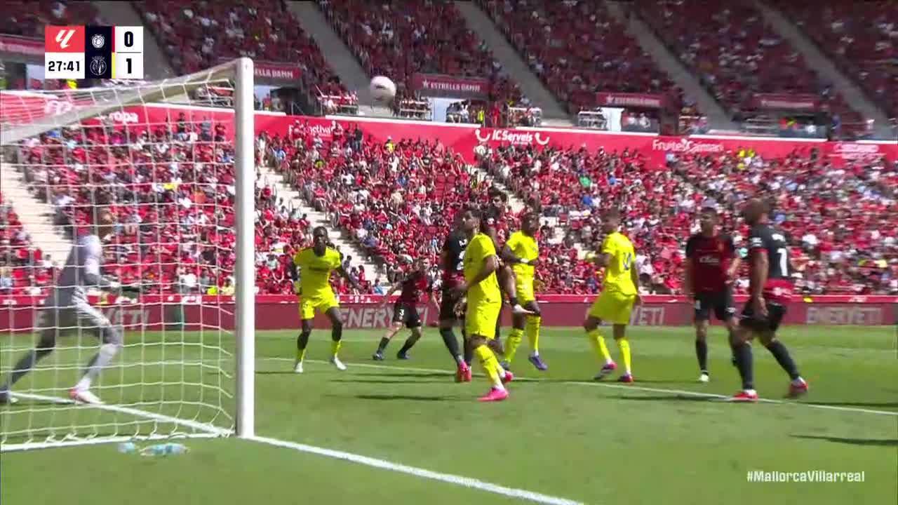 Logan Costa finds the back of the net for Villarreal