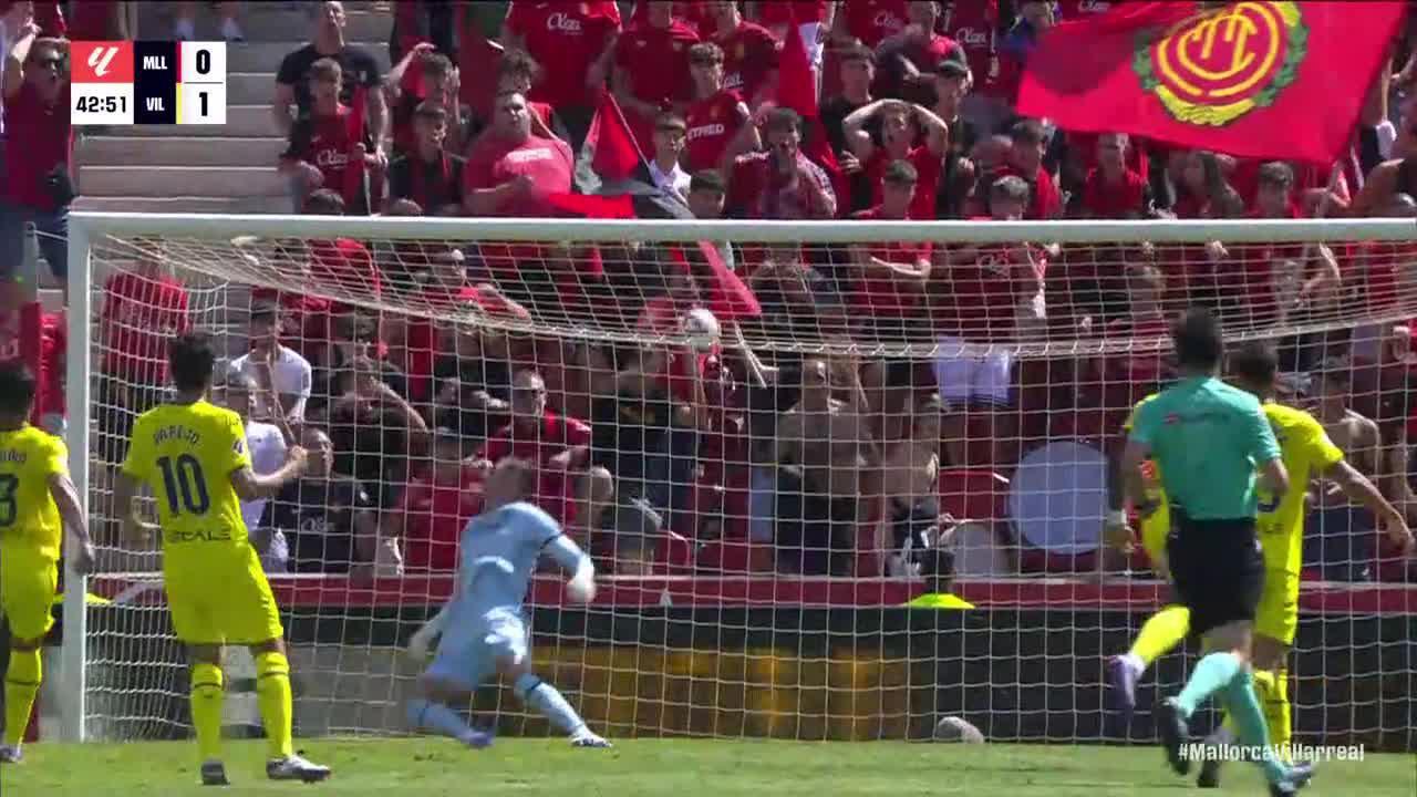 Diego Conde makes a great save