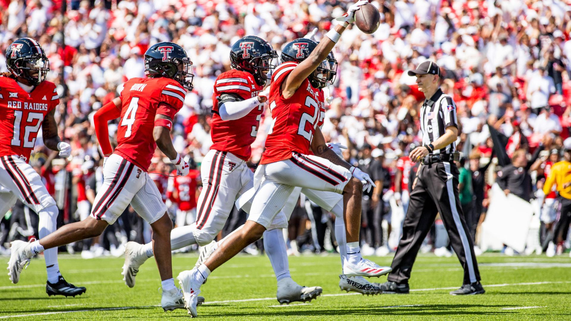 Texas Tech scores 21 points in one minute to break open game