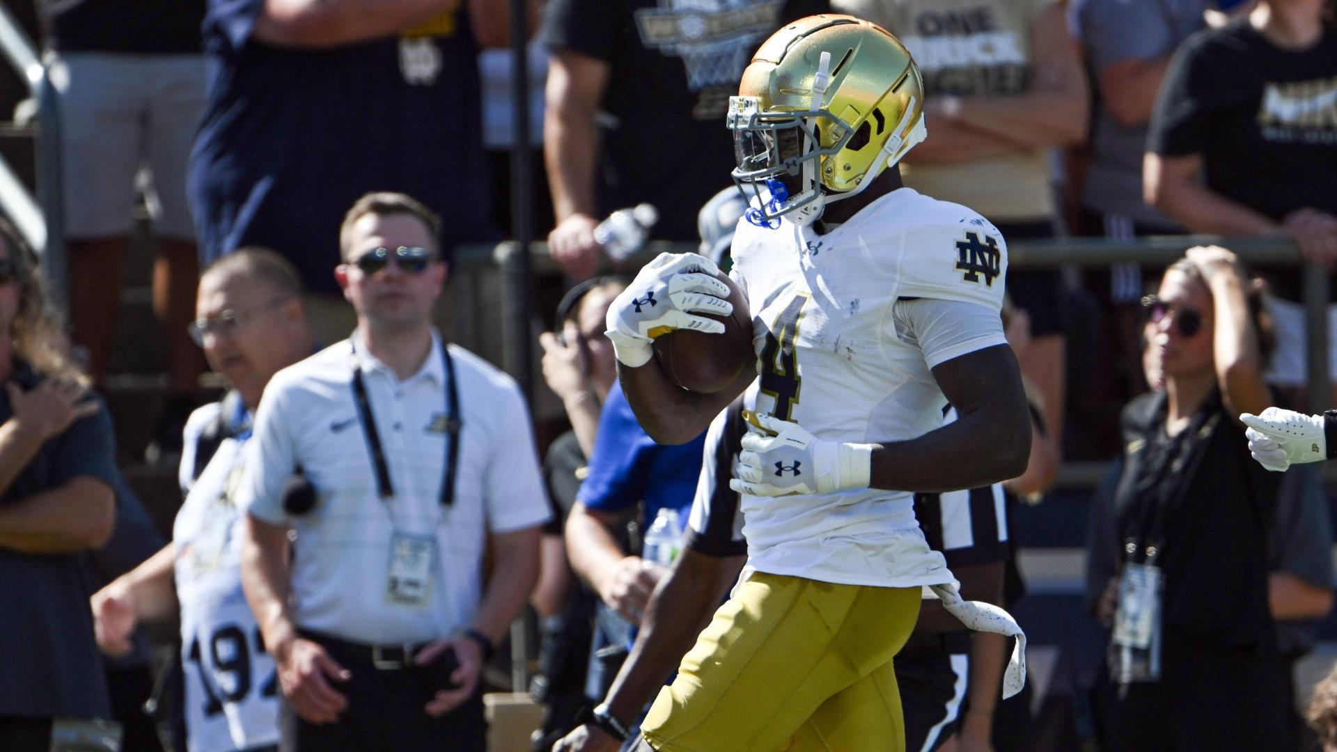 Jeremiyah Love breaks free for a 48-yard Notre Dame TD