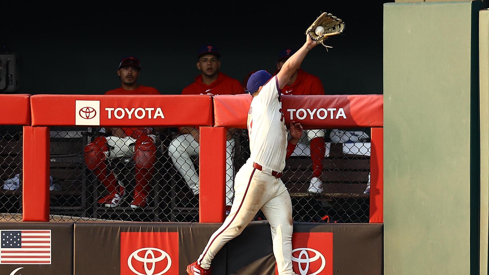 Cal Stevenson follows up go-ahead knock with huge HR robbery