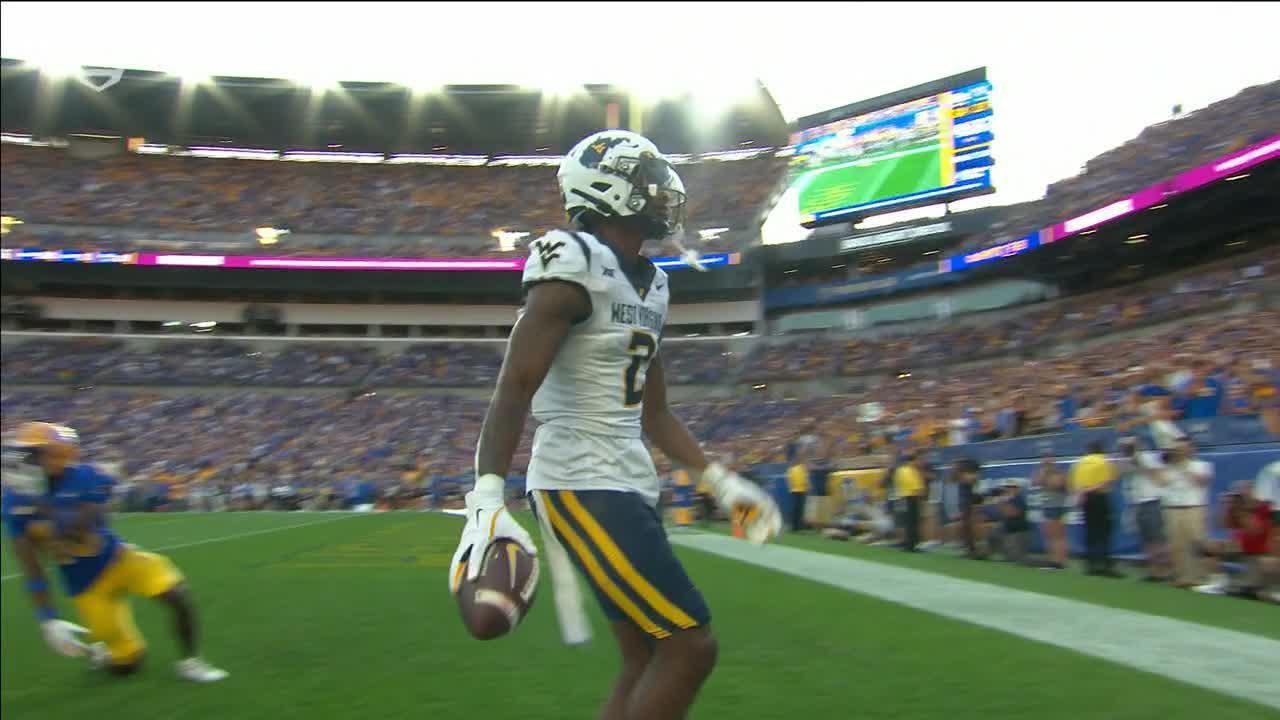 Justin Robinson's impressive one-handed grab pad West Virginia's lead