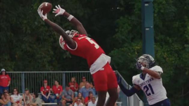 Sacred Heart's Ethan Hilliman goes airborne for must-see TD catch